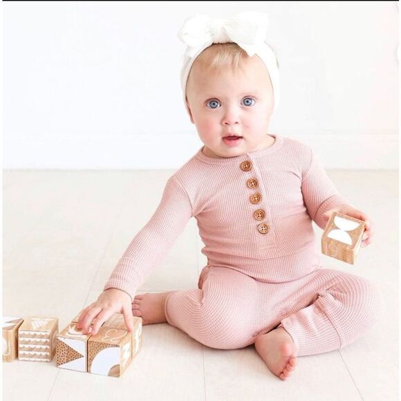 Posh Peanut Baby Waffle Knit Henley Jumpsuit + Matching Bow‎ Headband 3-6M - Picture 10 of 10